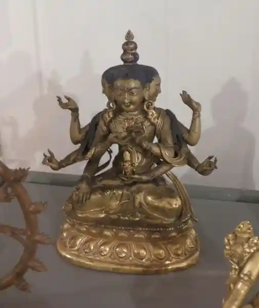 Usnisa vijaya - buddha of lengevity in Buddhism